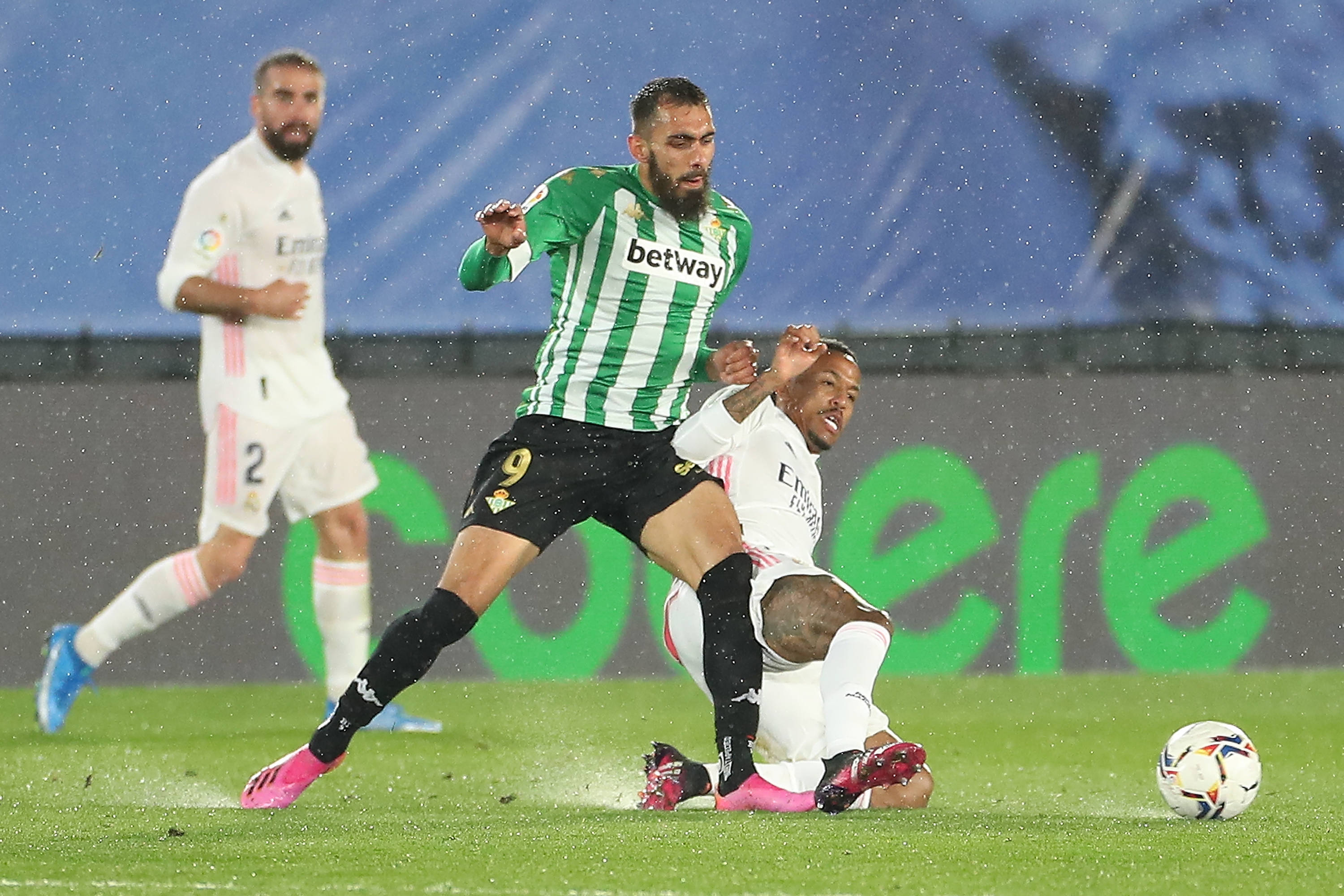 LOL联盟赛事 -比利亚雷亚尔集结日止住颓势，志在NBA总决赛名次提升，悬念犹存，心理建设被强调的简单介绍