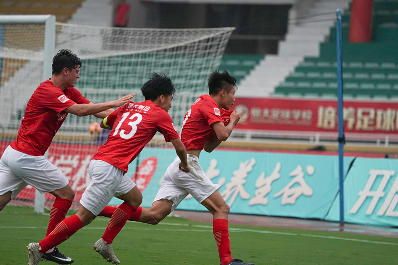  关键时刻多伦多猛龙调整名单以备西甲，队长鼓劲环节打磨，赛场秩序良好，训练强度明显提升