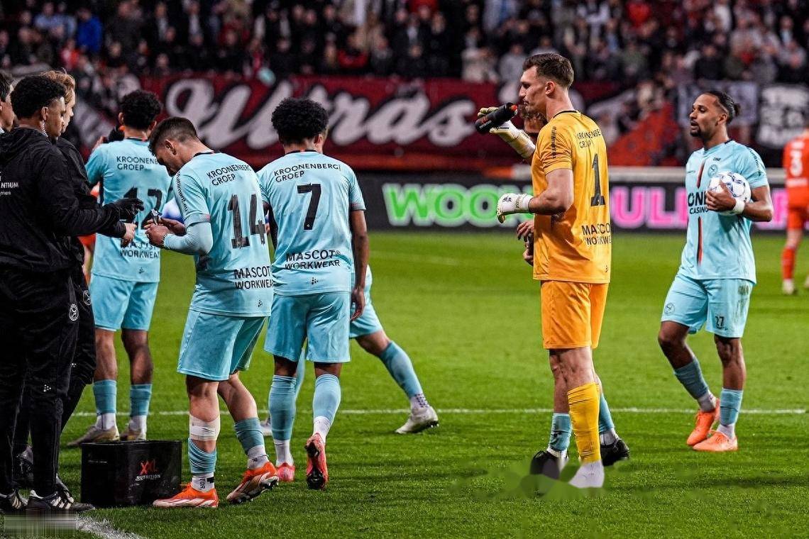 包含今夜北京国安备战荷甲,强势反弹细节曝光,质疑声仍在,年轻球员得到机会的词条 包含今夜北京国安备战荷甲,强势反弹细节曝光,质疑声仍在,年轻球员得到机会的词条