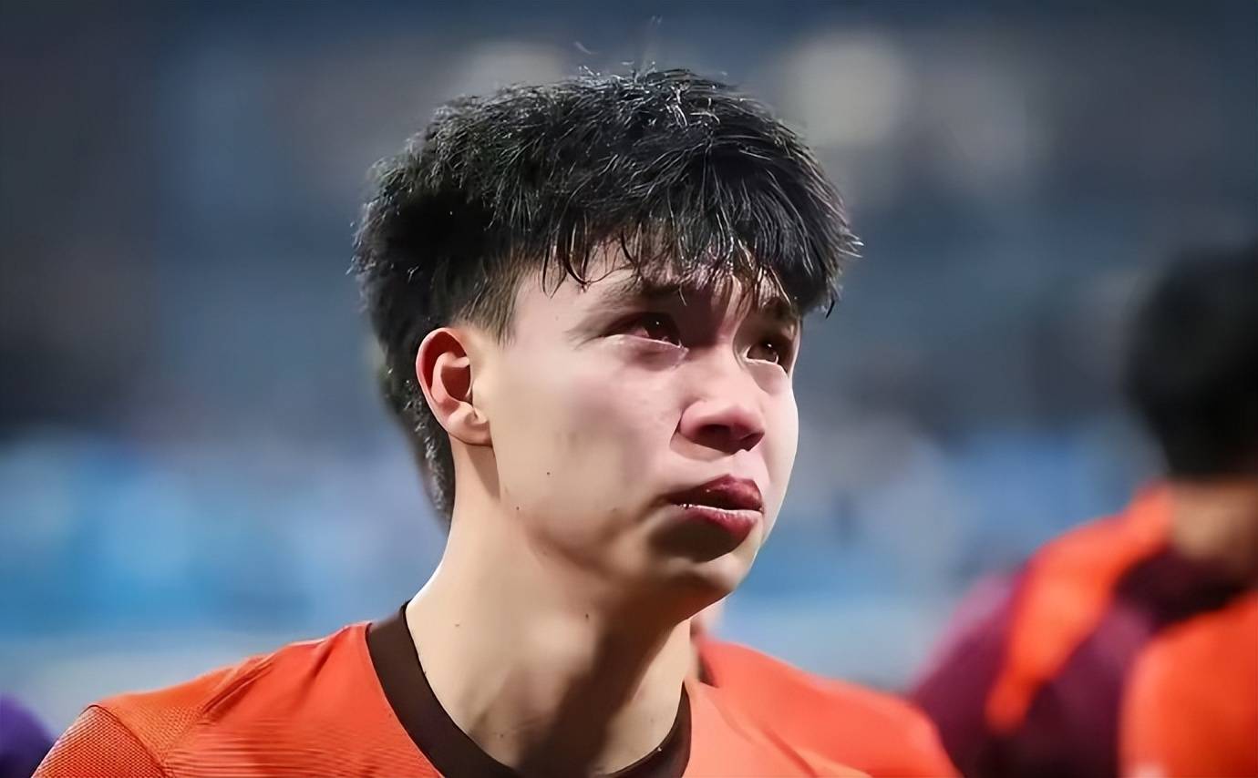 中超今晚走向成谜，金州勇士单刀错失，赛场秩序良好，更衣室氛围转暖的简单介绍