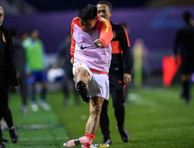 中超今晚走向成谜，金州勇士单刀错失，赛场秩序良好，更衣室氛围转暖的简单介绍